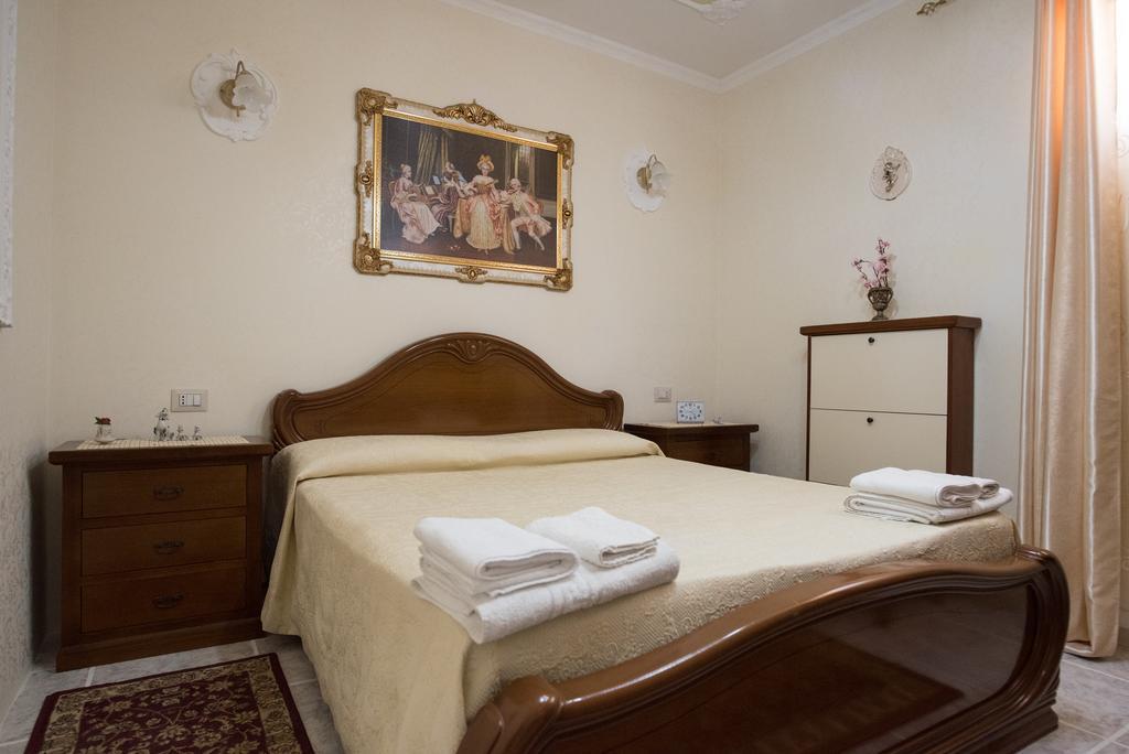 Alloggio In Villa Cristina B&B Галлиполи Экстерьер фото