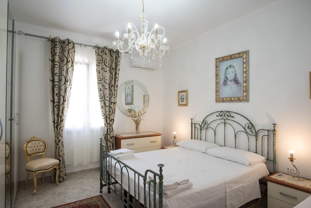 Alloggio In Villa Cristina B&B Галлиполи Экстерьер фото